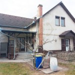 Ikerház jellegű családi ház eladó Dunavecsén!