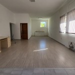 Plaza közeli  földszinti  54  nm-es ingatlan kiadó, lakás, vagy üzleti célra. 20-9751413